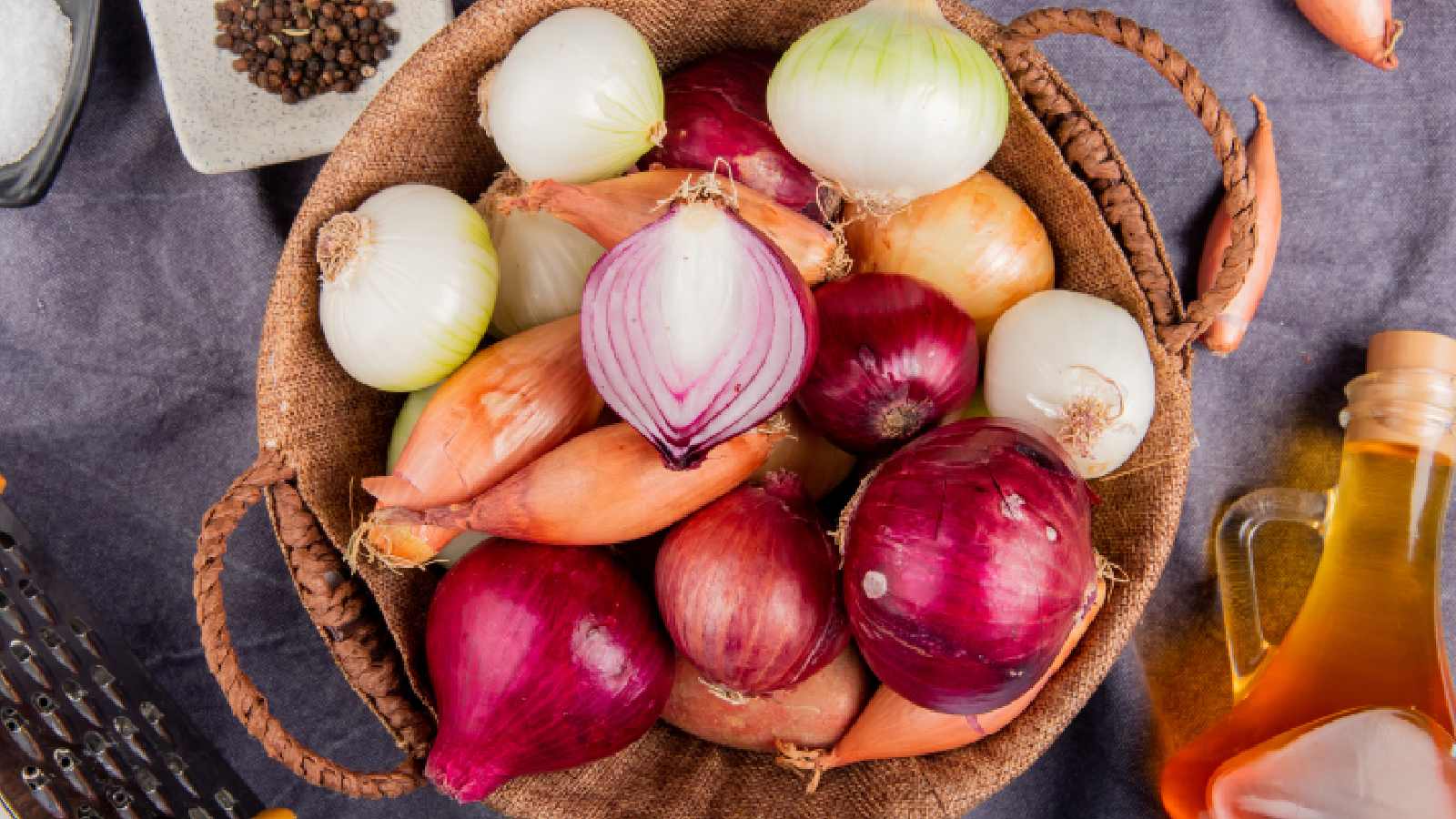 Onion or garlic: What is the best home remedy for hair growth?